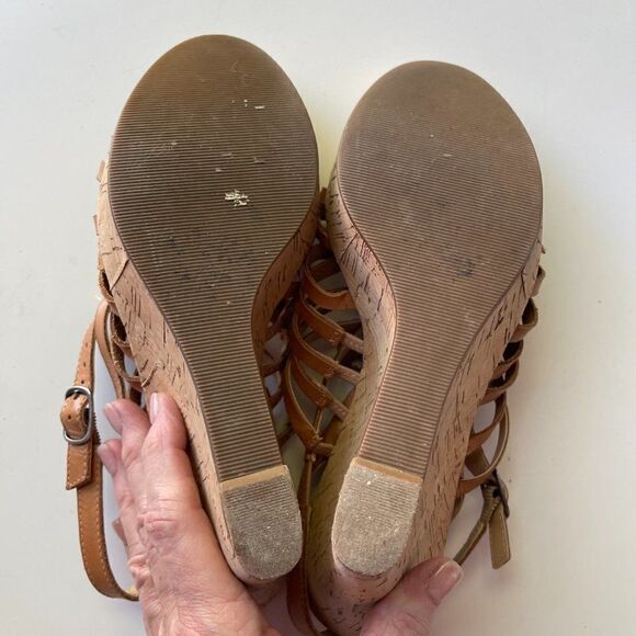 Audrey Brooke Sandel Wedges- Tan‎ - Picture 5 of 6